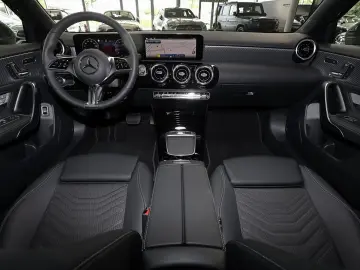 MERCEDES-BENZ A 220 4MATIC Limo PANO MEMORY DISTRO 3…