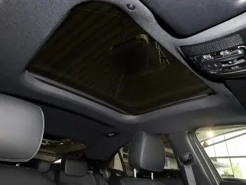 MERCEDES-BENZ A 220 4MATIC Limo PANO MEMORY DISTRO 3…
