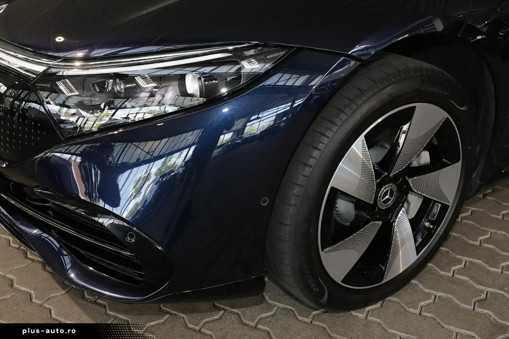 MERCEDES-BENZ EQS 350 Electric Art 360  AHK PANO DIS&hellip;