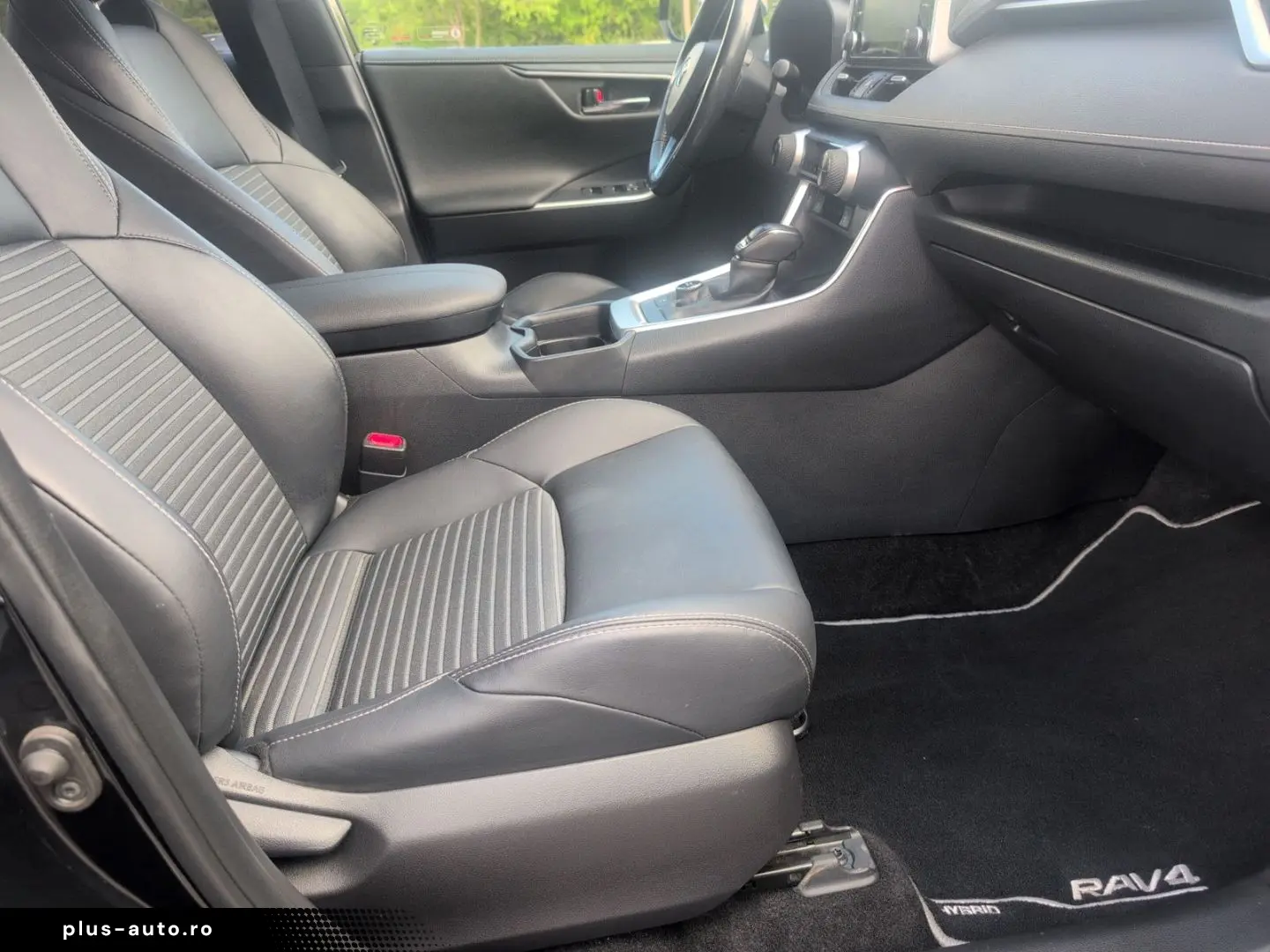 TOYOTA RAV 4 2.5 Hybrid 4x4 Black Edition