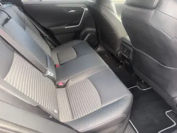 TOYOTA RAV 4 2.5 Hybrid 4x4 Black Edition