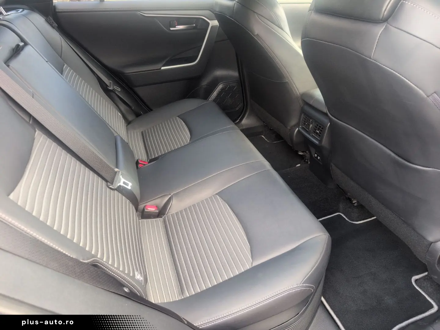 TOYOTA RAV 4 2.5 Hybrid 4x4 Black Edition