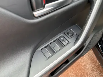 TOYOTA RAV 4  Hybrid 4x4 Black Edition