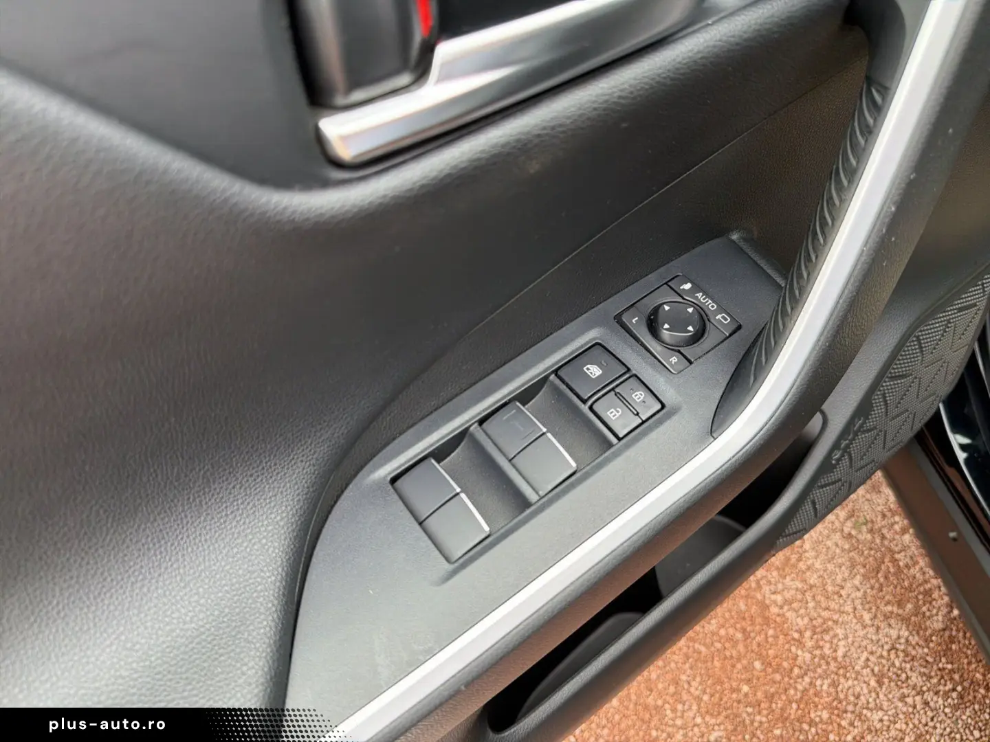 TOYOTA RAV 4  Hybrid 4x4 Black Edition