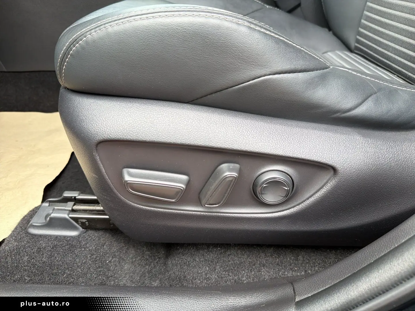 TOYOTA RAV 4  Hybrid 4x4 Black Edition