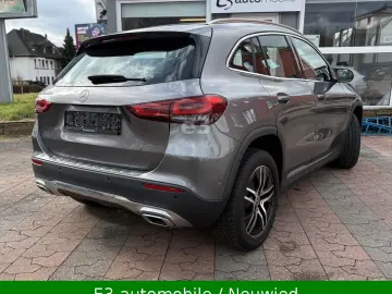 MERCEDES-BENZ GLA 200d 8G-DCT;1 VORBESITZER;AUTOMATIK;KAMERA