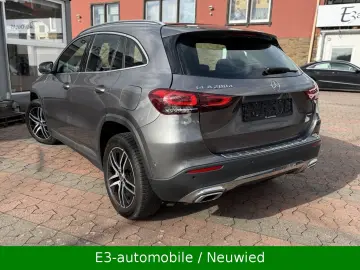 MERCEDES-BENZ GLA 200d 8G-DCT;1 VORBESITZER;AUTOMATIK;KAMERA