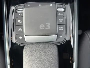 MERCEDES-BENZ GLA 200d 8G-DCT;1 VORBESITZER;AUTOMATIK;KAMERA