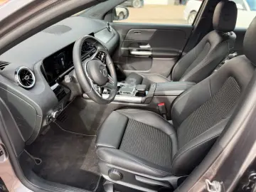 MERCEDES-BENZ GLA 200d 8G-DCT;1 VORBESITZER;AUTOMATIK;KAMERA