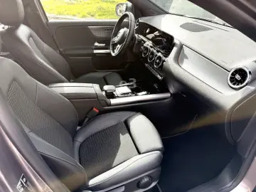 MERCEDES-BENZ GLA 200d 8G-DCT;1 VORBESITZER;AUTOMATIK;KAMERA