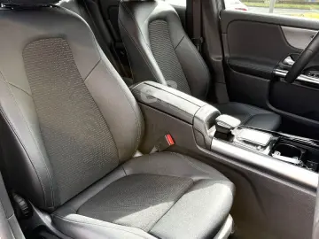 MERCEDES-BENZ GLA 200d 8G-DCT;1 VORBESITZER;AUTOMATIK;KAMERA