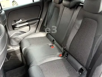 MERCEDES-BENZ GLA 200d 8G-DCT;1 VORBESITZER;AUTOMATIK;KAMERA