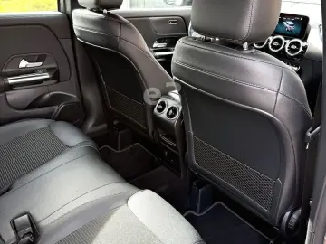 MERCEDES-BENZ GLA 200d 8G-DCT;1 VORBESITZER;AUTOMATIK;KAMERA