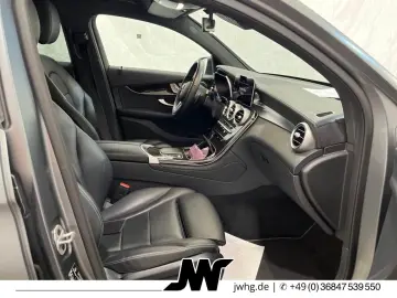 MERCEDES-BENZ GLC 300 e 4M DESIGNO DISTR MASSAGE HUD TRITTBR