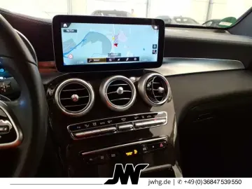 MERCEDES-BENZ GLC 300 e 4M DESIGNO DISTR MASSAGE HUD TRITTBR