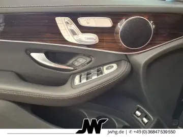 MERCEDES-BENZ GLC 300 e 4M DESIGNO DISTR MASSAGE HUD TRITTBR
