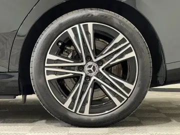 MERCEDES-BENZ CLA 250  EQ Premium Pano MultiBeam Massage 18