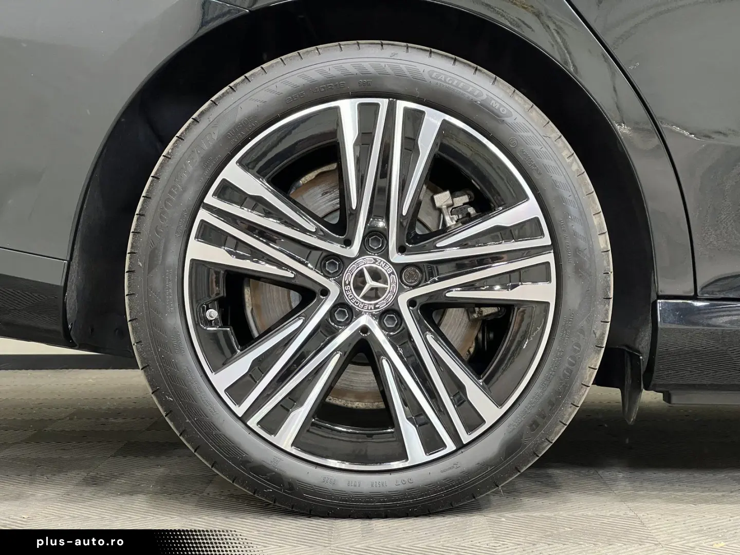 MERCEDES-BENZ CLA 250  EQ Premium Pano MultiBeam Massage 18