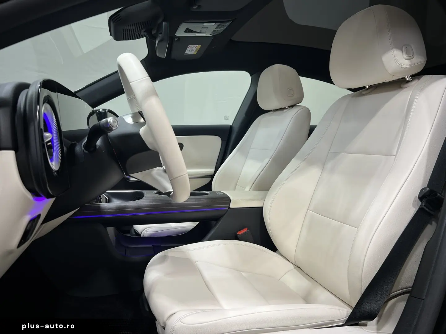 MERCEDES-BENZ CLA 250  EQ Premium Pano MultiBeam Massage 18