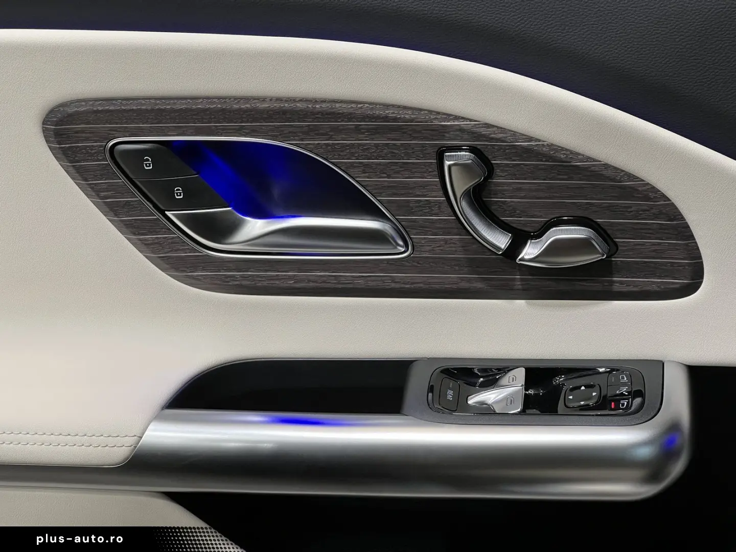 MERCEDES-BENZ CLA 250  EQ Premium Pano MultiBeam Massage 18