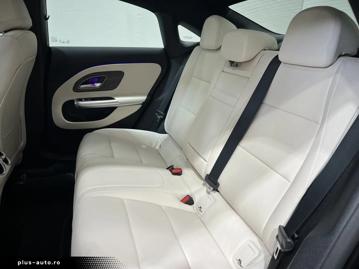 MERCEDES-BENZ CLA 250  EQ Premium Pano MultiBeam Massage 18