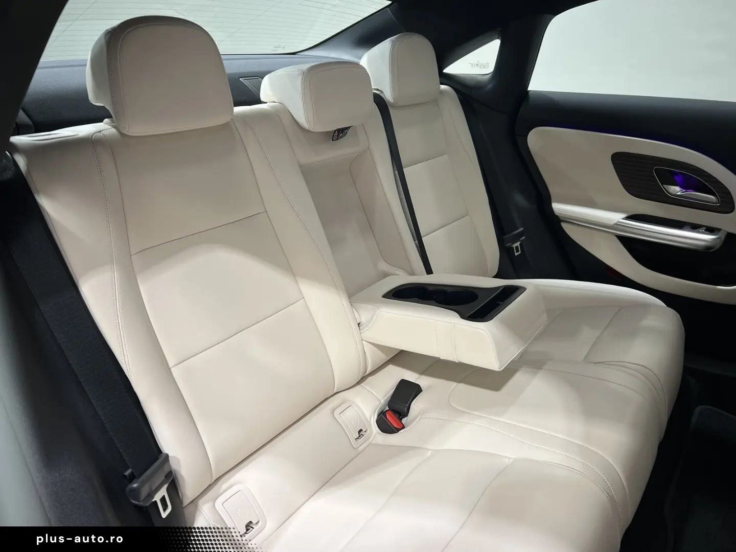 MERCEDES-BENZ CLA 250  EQ Premium Pano MultiBeam Massage 18