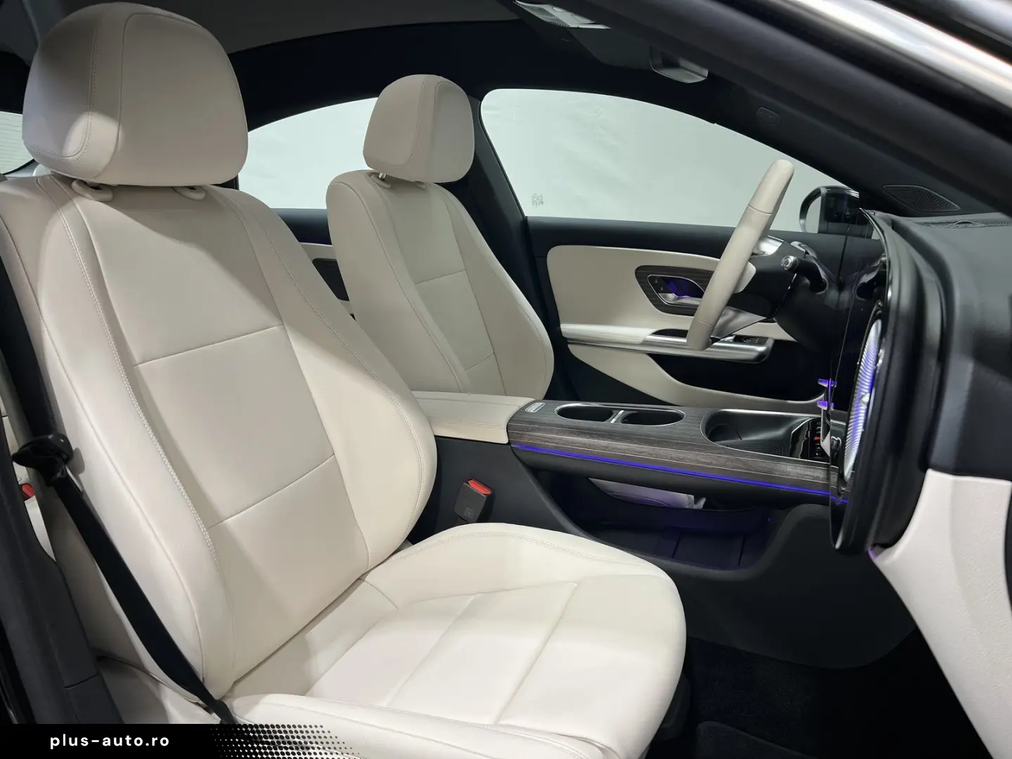 MERCEDES-BENZ CLA 250  EQ Premium Pano MultiBeam Massage 18