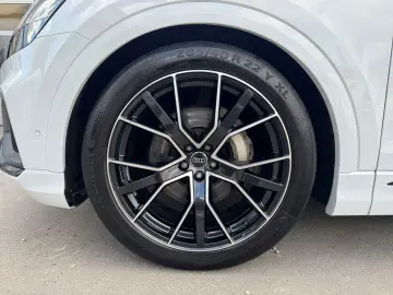 AUDI Q8 45TDI quattro 2xS line MATRIX PANO AHK LUFT
