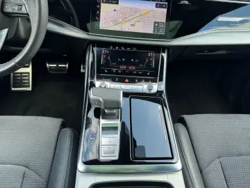 AUDI Q8 45TDI quattro 2xS line MATRIX PANO AHK LUFT