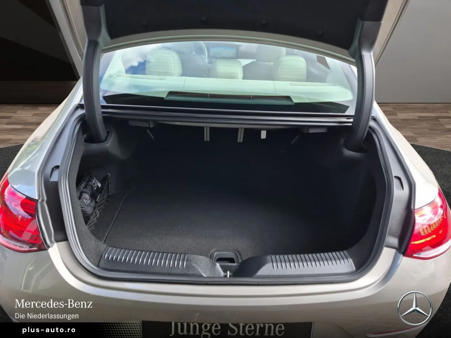 MERCEDES-BENZ CLS 300 d 4M AVANTGARDE AIR BODY BURMESTER 360