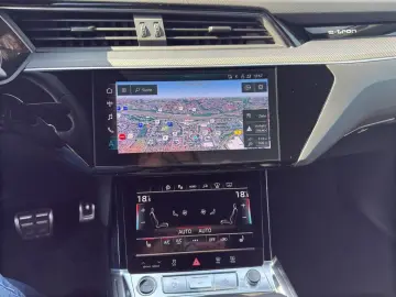 AUDI Q8 Sportback e-tron 50 S-Line quattro  PANO LUFT