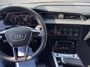 AUDI Q8 Sportback e-tron 50 S-Line quattro  PANO LUFT