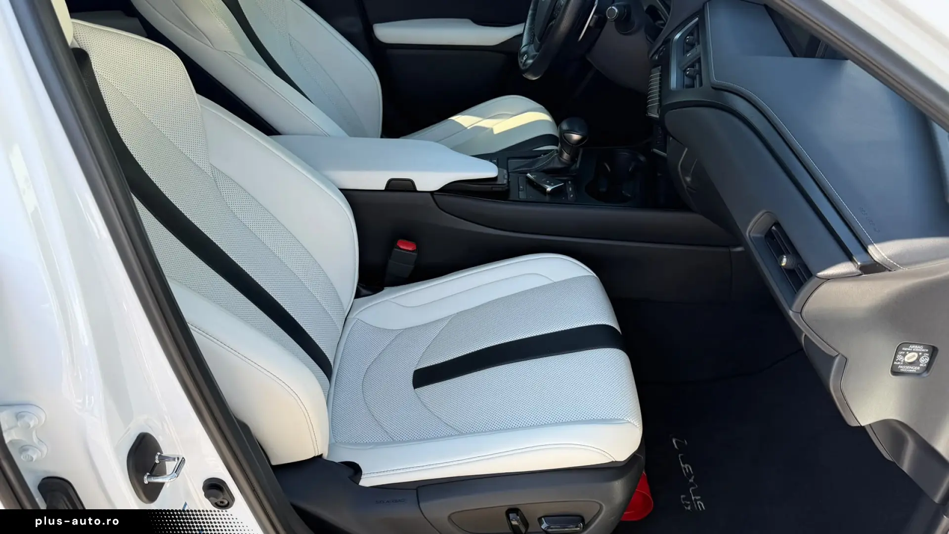 Lexus UX 250H F SPORT