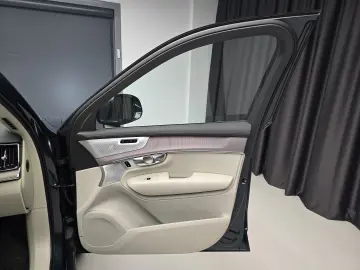 Volvo XC90 Ultra Bright B5 AWD