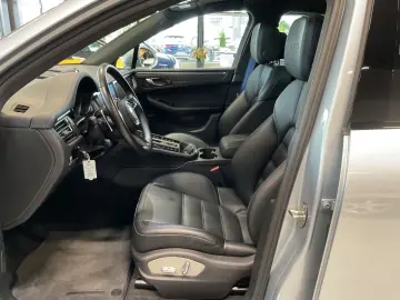 PORSCHE Macan GTS AHK BOSE PASM Pano 21  360