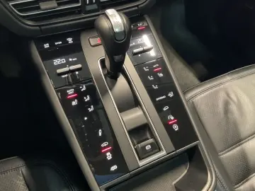 PORSCHE Macan GTS AHK BOSE PASM Pano 21  360