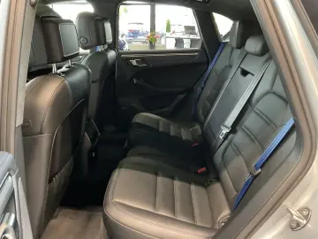 PORSCHE Macan GTS AHK BOSE PASM Pano 21  360