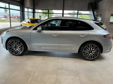 PORSCHE Macan GTS AHK BOSE PASM Pano 21  360