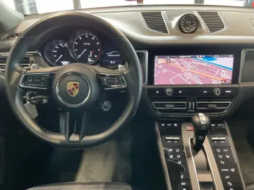 PORSCHE Macan GTS AHK BOSE PASM Pano 21  360