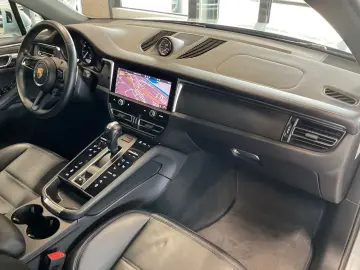 PORSCHE Macan GTS AHK BOSE PASM Pano 21  360