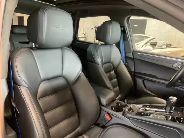 PORSCHE Macan GTS AHK BOSE PASM Pano 21  360