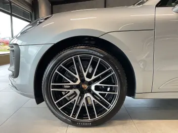 PORSCHE Macan GTS AHK BOSE PASM Pano 21  360