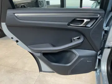 PORSCHE Macan GTS AHK BOSE PASM Pano 21  360