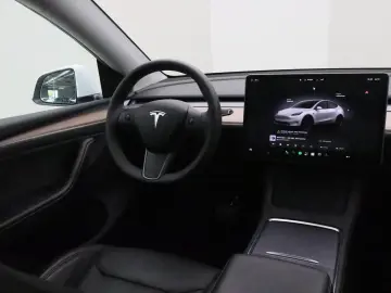 TESLA Model Y Standard RWD Plus 351pk 94 8% SoH [ HW4