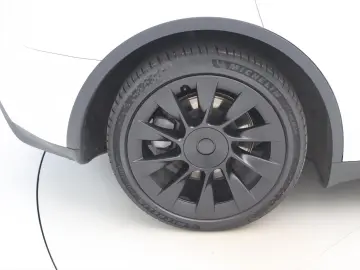 TESLA Model Y Standard RWD Plus 351pk 94 8% SoH [ HW4