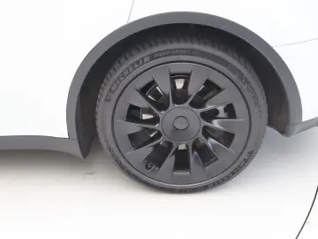 TESLA Model Y Standard RWD Plus 351pk 94 8% SoH [ HW4