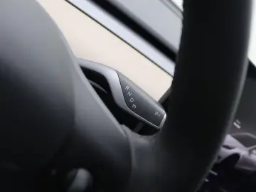 TESLA Model Y Standard RWD Plus 351pk 94 8% SoH [ HW4