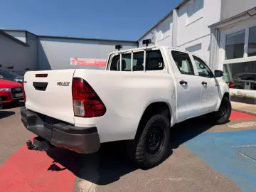 TOYOTA Hilux Double Cab Duty 4x4   TÜV NEU