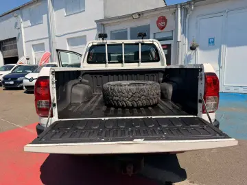 TOYOTA Hilux Double Cab Duty 4x4   TÜV NEU