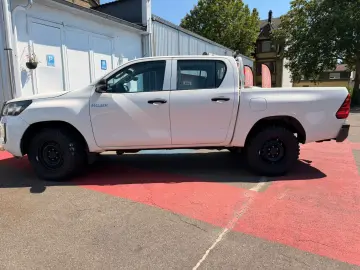 TOYOTA Hilux Double Cab Duty 4x4   TÜV NEU